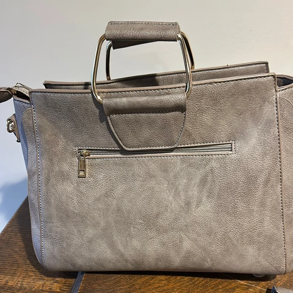 Kaari Blue Gray Shoulder Bag with Adjustable Strap and Minimalist Design - Picture 5 of 12